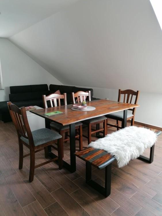Blatnikov Hram Hotel Dvor Екстериор снимка