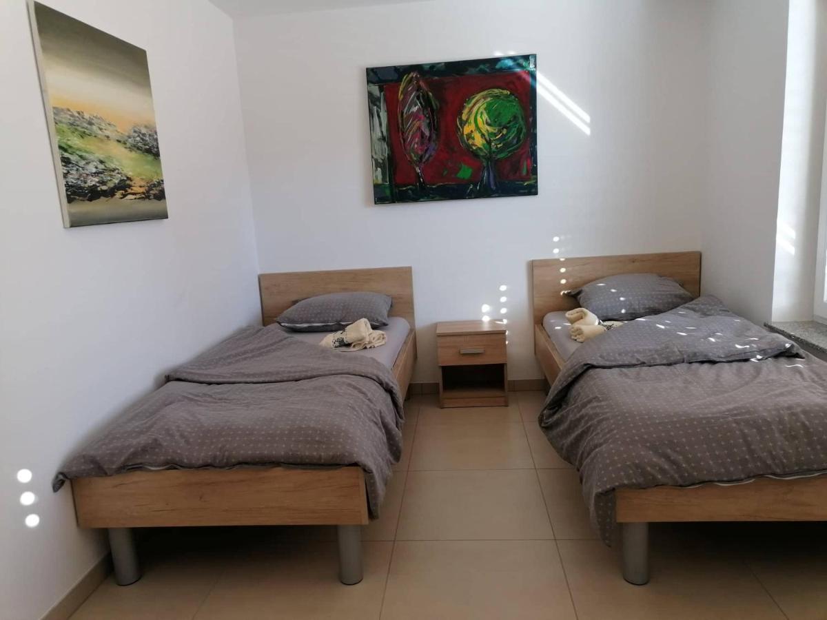 Blatnikov Hram Hotel Dvor Екстериор снимка